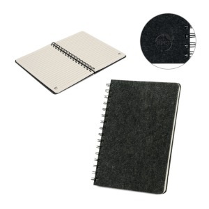 MISHIMA. Cuaderno A5 con tapa semidura de fieltro reciclado 100% rPET con anillas y páginas rayadas.