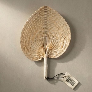 Éventail de promoción en paille