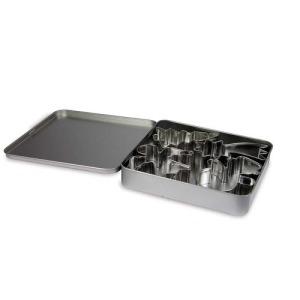 Moldes para tartas en lata metálica con calendario de Adviento