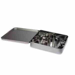 Moldes para tartas en lata metálica con calendario de Adviento