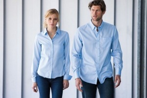 Camisa de mujer de manga larga sin planchar Kariban