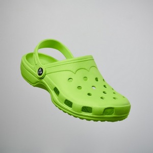 LYLES - Zueco de máximo confort con agujeros de ventilación y correa de talón de doble posición