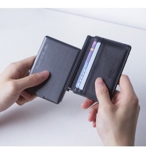 Tarjetero con batería integrada - Iné The Wallet