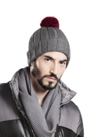 Gorra de borlas picture