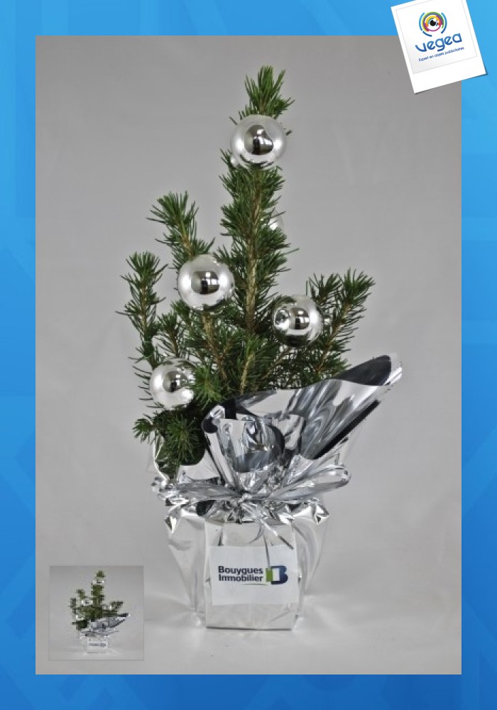 árbol de navidad de promoción con decoración