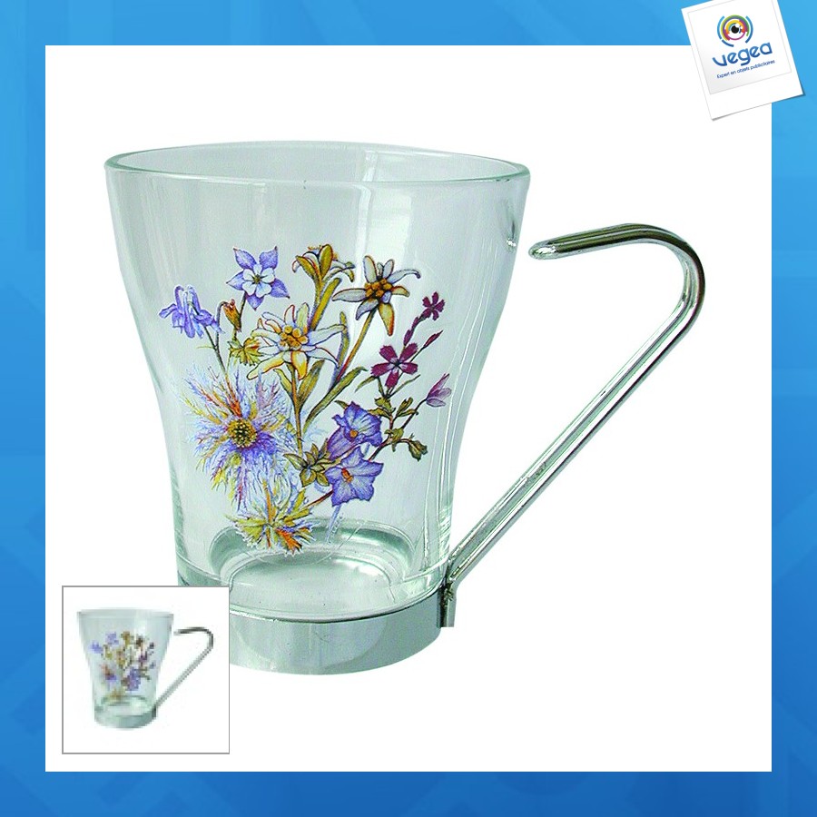 Taza con asa de metal