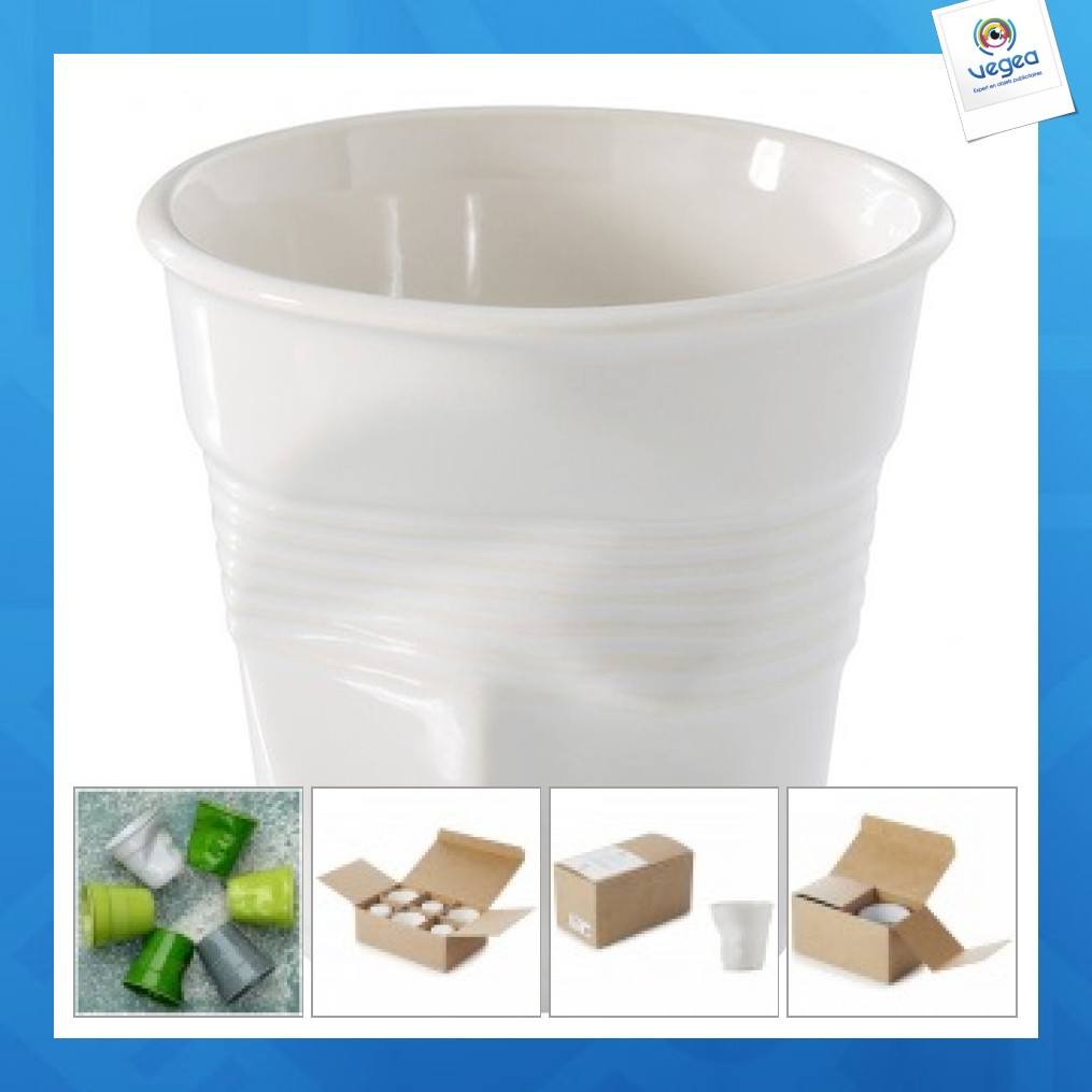 Taza de expreso arrugada blanca